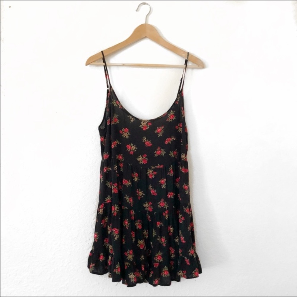 Brandy Melville Red Roses Floral Tiered Ruffle Dress - Picture 3 of 13